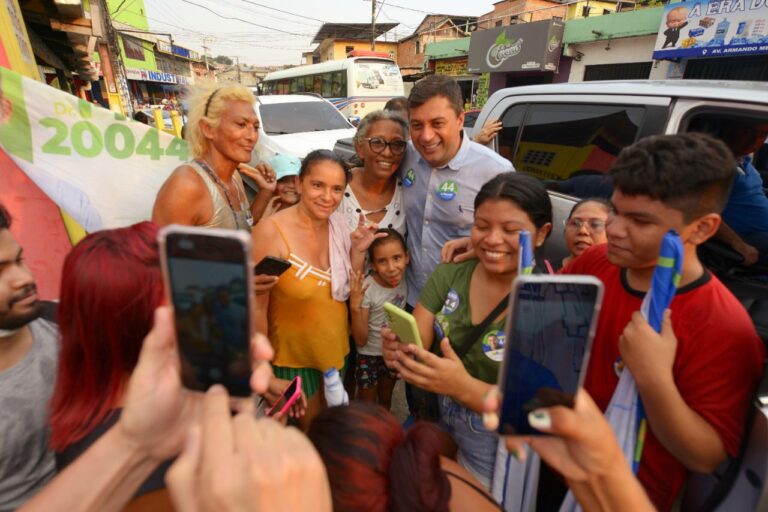 Wilson conversa com moradores da zona leste sobre programas sociais e de habitação