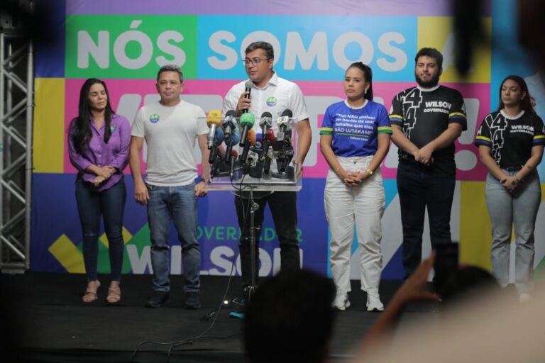 “A força do povo foi decisiva”, diz Wilson ao vencer 1º turno com mais de 42% dos votos