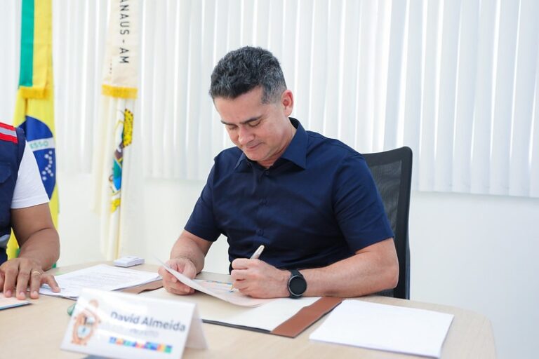 Prefeito anuncia medidas de moradia para famílias afetadas por incêndios