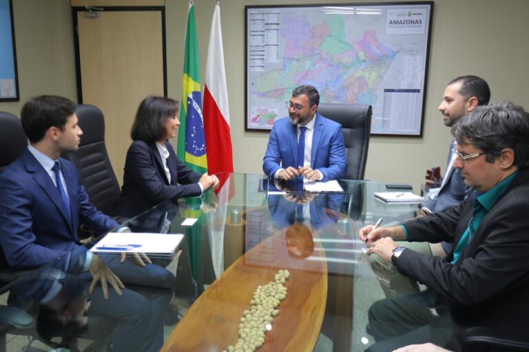 Wilson Lima apresenta mercado de carbono e iniciativas sustentáveis do Amazonas à embaixadora polonesa no Brasil