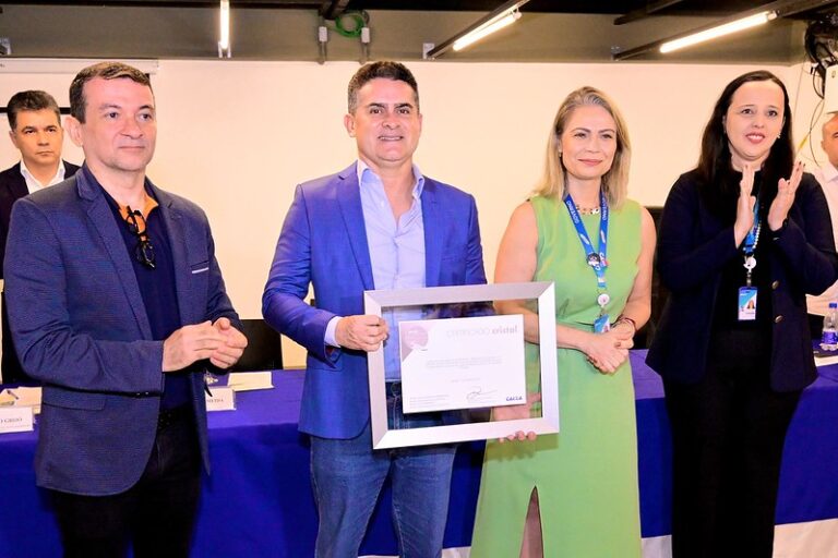 Prefeito David Almeida recebe ‘Selo Caixa Gestão Sustentável’ por boas práticas de governança e responsabilidade socioambiental da gestão municipal