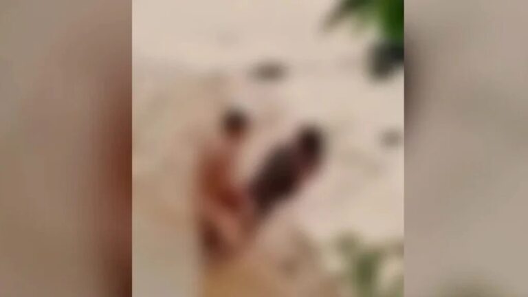 Casal é flagrado tendo relações íntimas em plena luz do dia na praia; assista