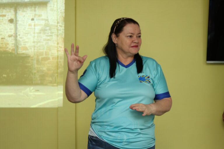 Educação de Manaus fortalece ensino bilíngue e celebra identidade surda