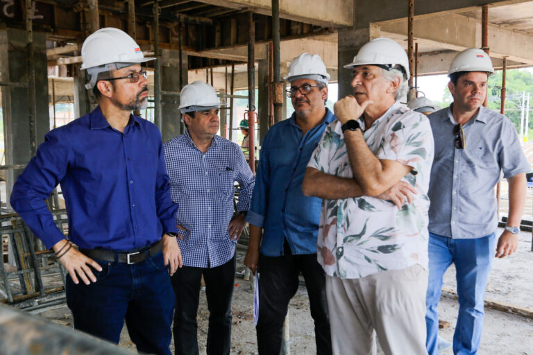 Prefeitura de Manaus acelera licenciamento urbano, investe em inovação e prepara novo aquário municipal