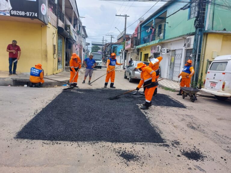 ‘Plano de Verão’ da Prefeitura de Manaus reforça pavimento em ruas do bairro Armando Mendes