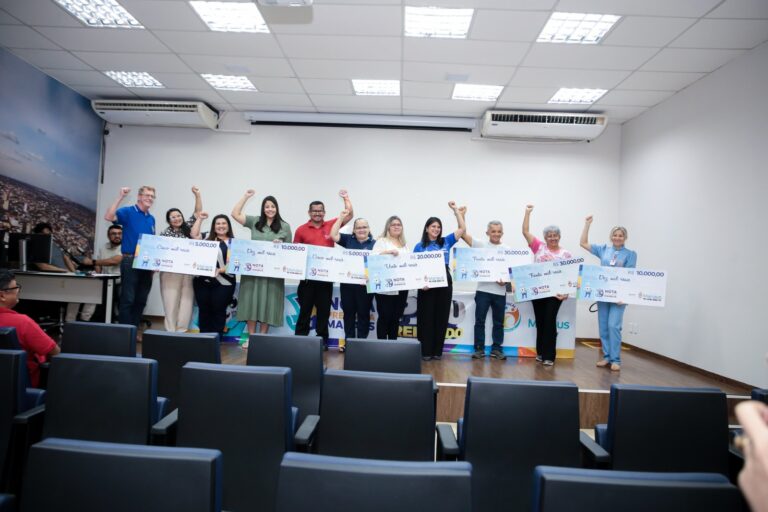 Prefeitura de Manaus entrega mais R$ 200 mil em prêmios aos ganhadores do oitavo sorteio da campanha Nota Premiada