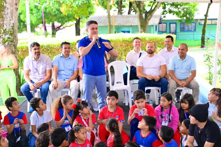 Prefeito David Almeida reabre parque ‘Cidade da Criança’ e anuncia instalação de praça molhada e creche no espaço