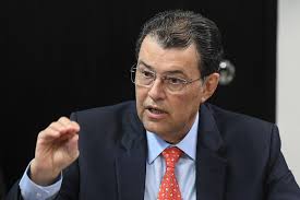 Senador Eduardo Braga cobra mais rigor do Banco Central sobre pessoas e empresas devedoras. Veja Vídeo.