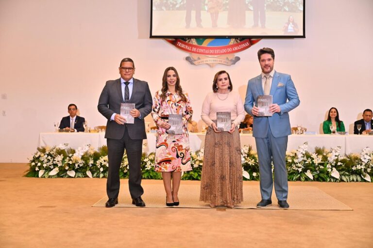 TCE-AM lança Revista Científica 2025 e premia autores de artigos técnicos