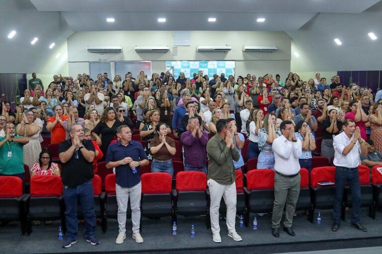 Prefeitura de Manaus realiza encontro para fortalecer liderança e gestão escolar na rede municipal de ensino