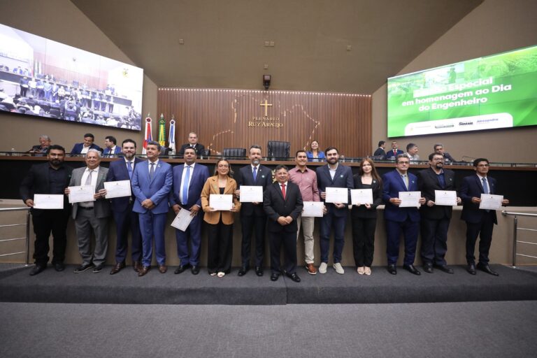 Profissionais do Implurb recebem homenagem do Crea-AM em evento alusivo ao Dia do Engenheiro