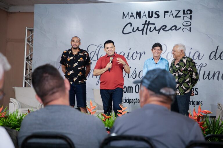 Manaus é palco do evento ‘A Maior Poesia de Improviso do Mundo’ realizado pela prefeitura e recebe o cordelista Oliveira de Panela