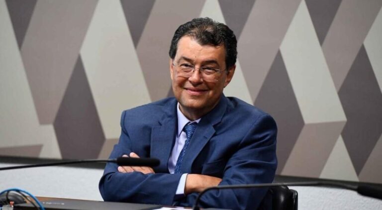 Eduardo Braga amplia vantagem e assume liderança também em Manaus na disputa ao Senado em 2026