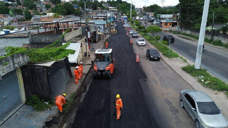 Prefeitura de Manaus reforça pavimentação e garante mais segurança na avenida Camapuã