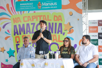 Prefeitura de Manaus e Abrasel unem forças e distribuem 35 mil protetores de copo para reforçar segurança no Carnaval 2026