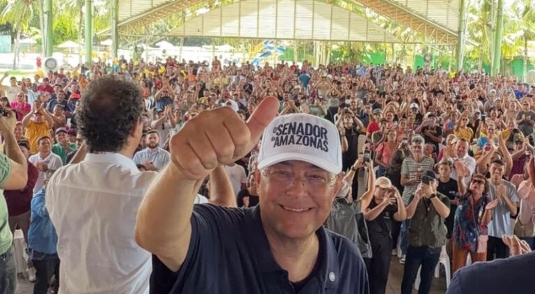 Eduardo Braga vira fenômeno nas pesquisas ao liderar nos dois votos para o Senado