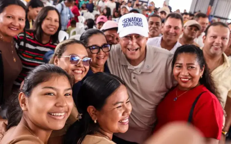 Eduardo Braga entrega obras, fortalece a saúde e acompanha serviços no Alto Solimões