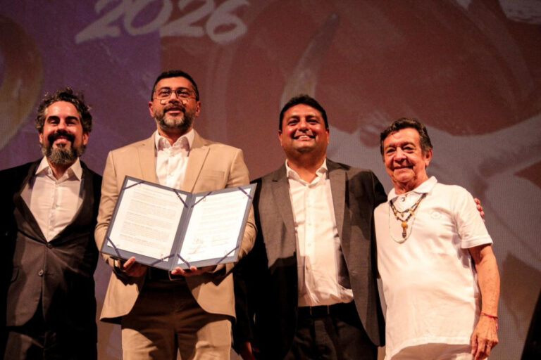 Espetáculo do Boi Garantido lança o Festival de Parintins 2026 no Teatro Amazonas